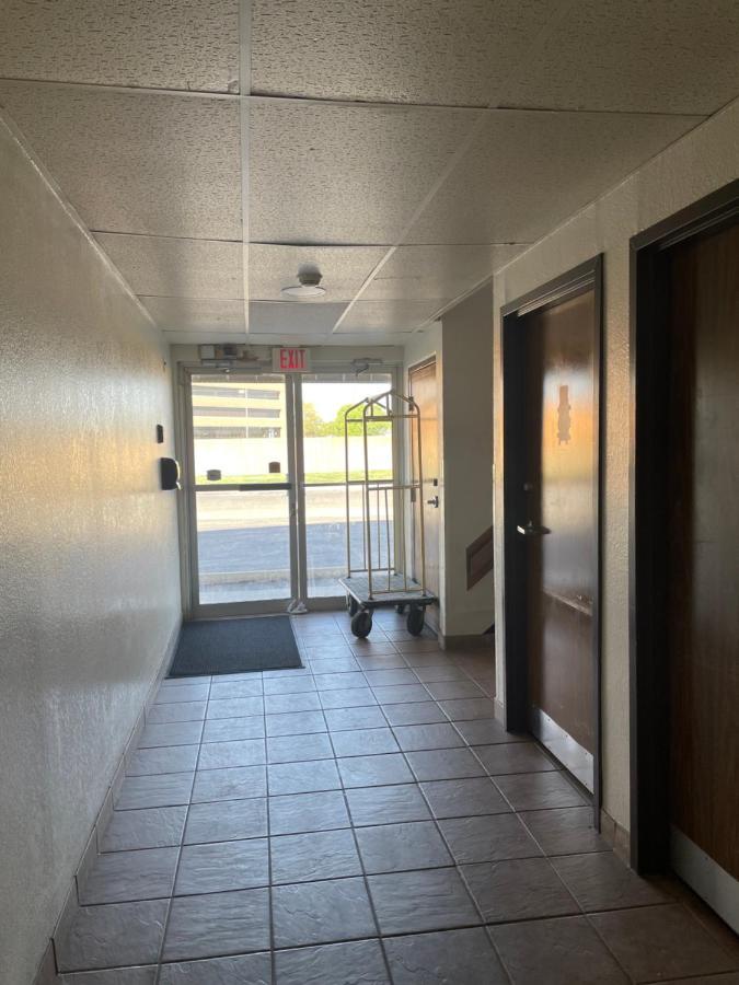 Super 8 By Wyndham Amarillo Central Tx Exterior photo