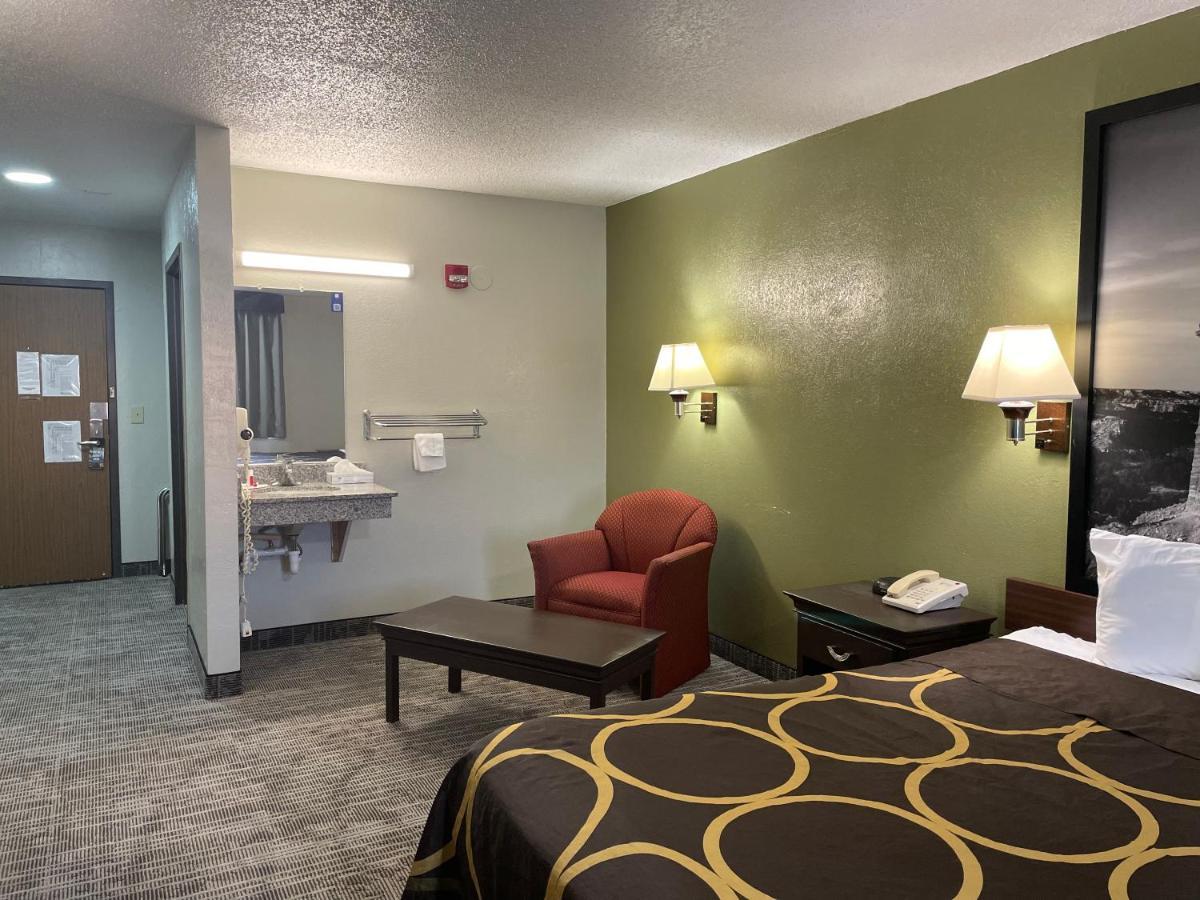 Super 8 By Wyndham Amarillo Central Tx Exterior photo