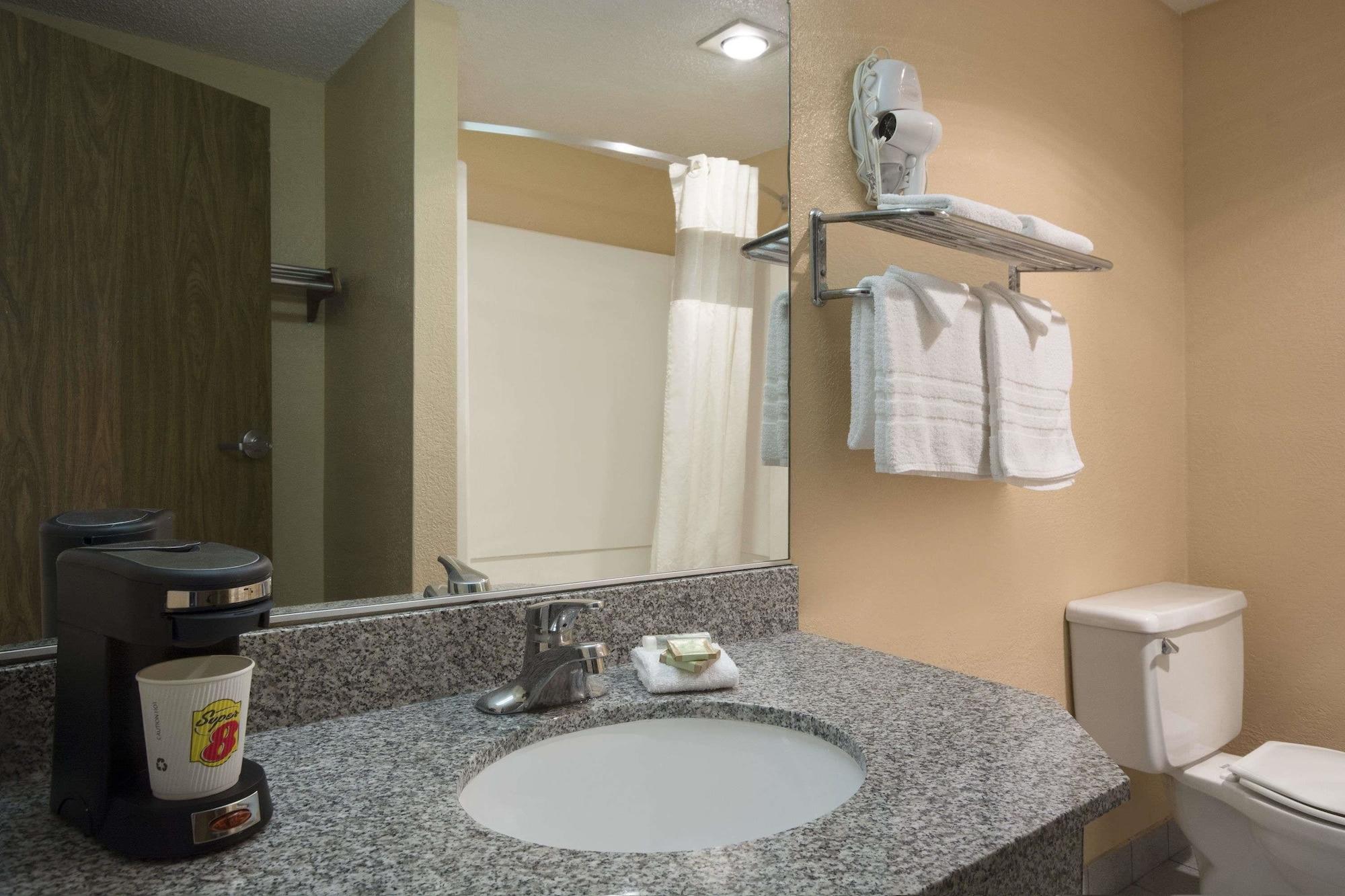 Super 8 By Wyndham Amarillo Central Tx Exterior photo