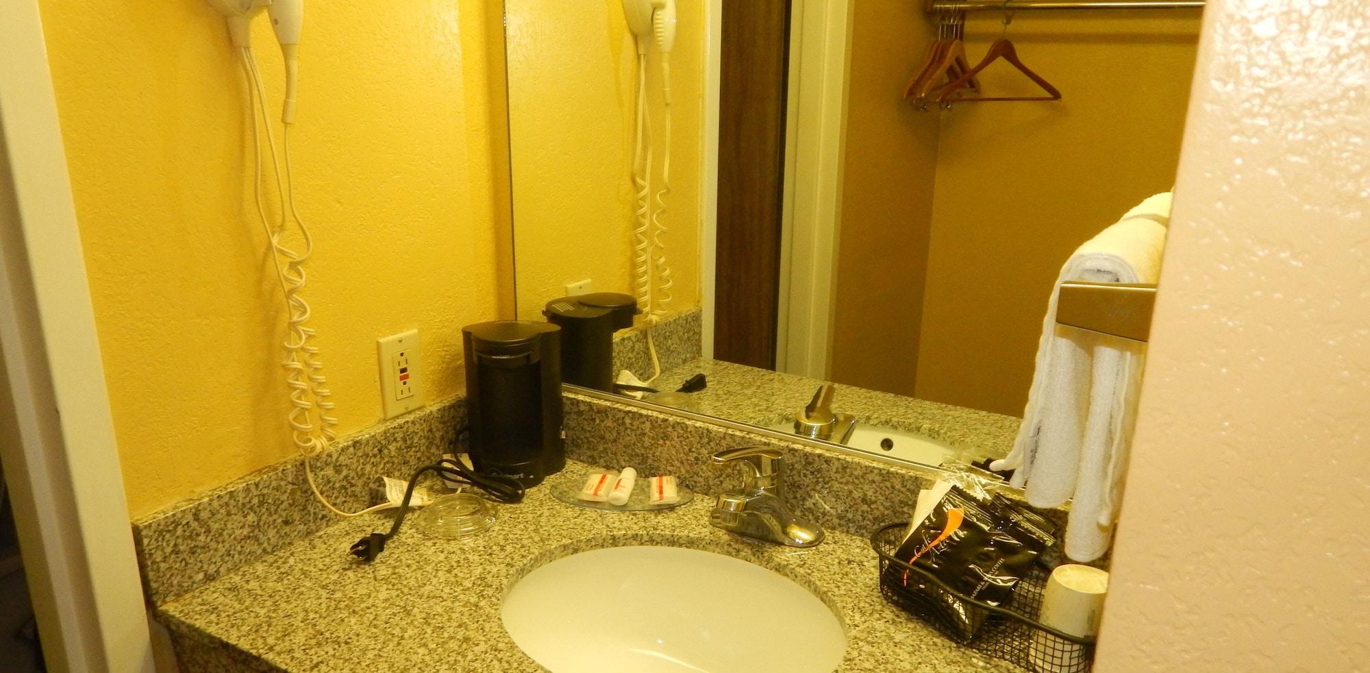 Super 8 By Wyndham Amarillo Central Tx Exterior photo