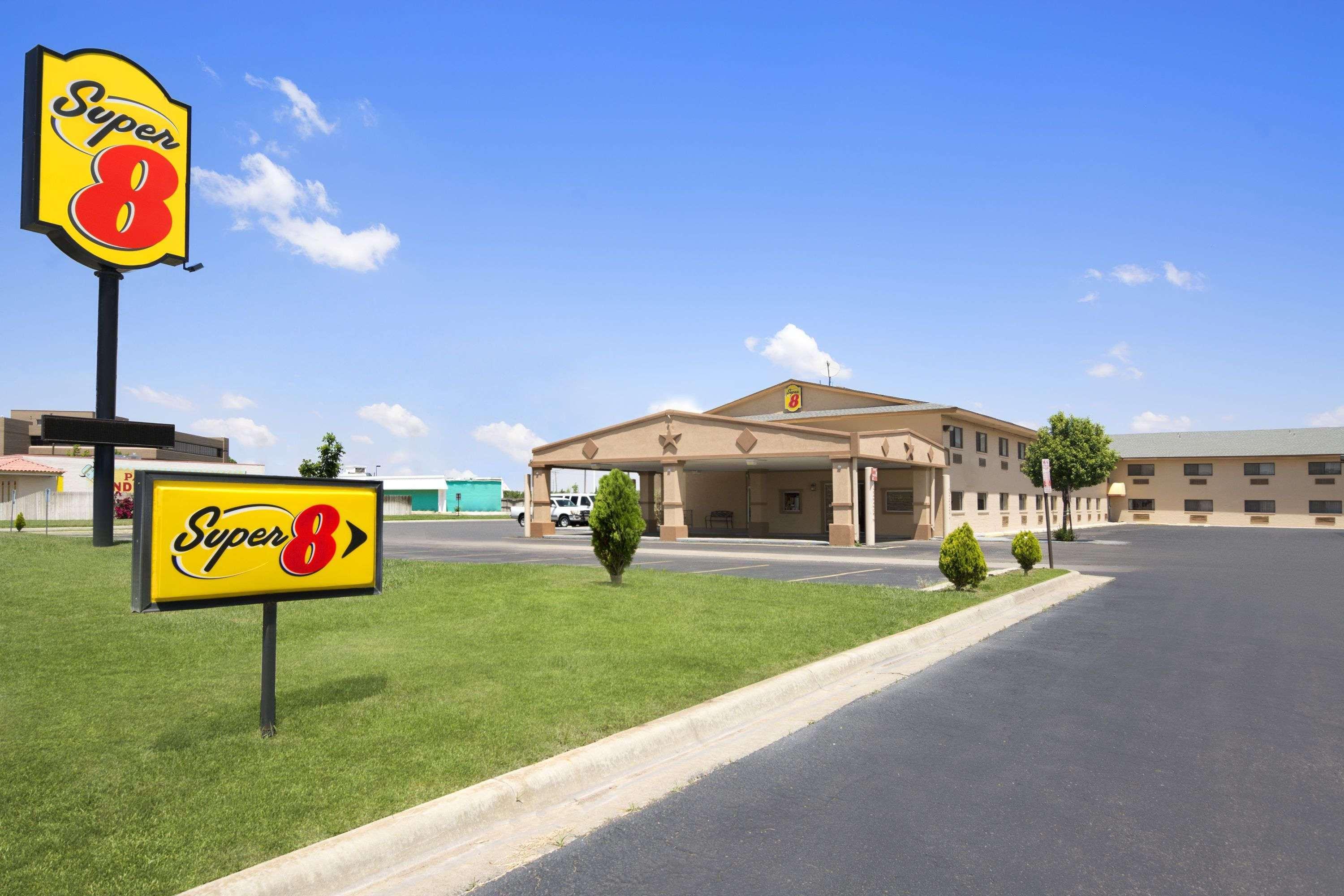 Super 8 By Wyndham Amarillo Central Tx Exterior photo