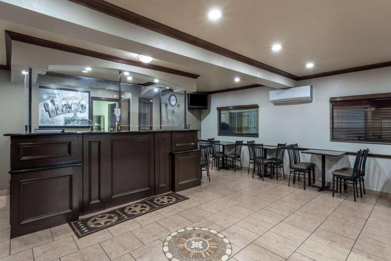 Super 8 By Wyndham Amarillo Central Tx Exterior photo