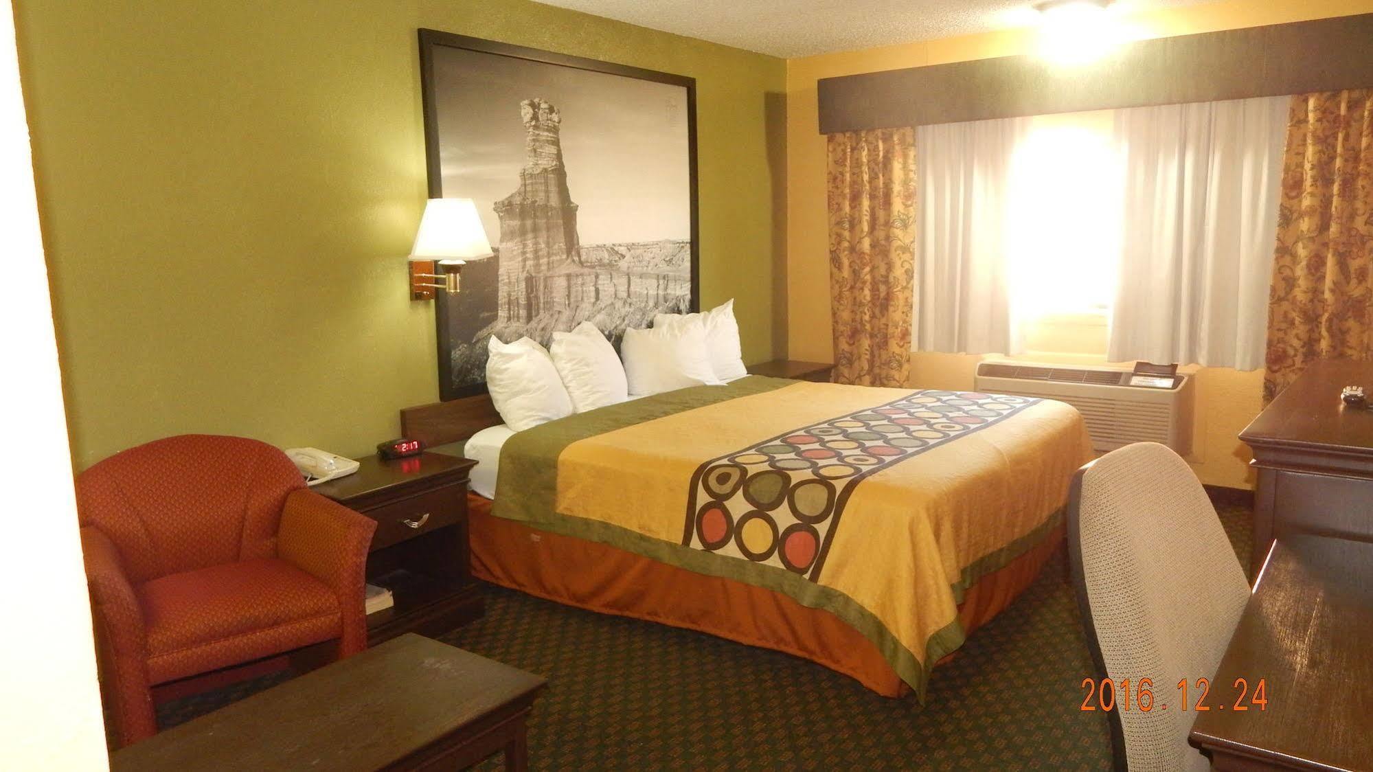 Super 8 By Wyndham Amarillo Central Tx Exterior photo